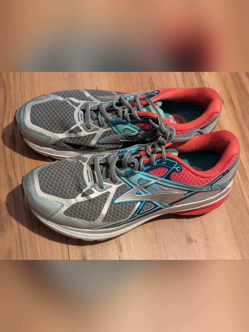 BROOKS Ravenna 7 Running Cross Training Shoes Women's Size 10.5 Gray, Blue & Red